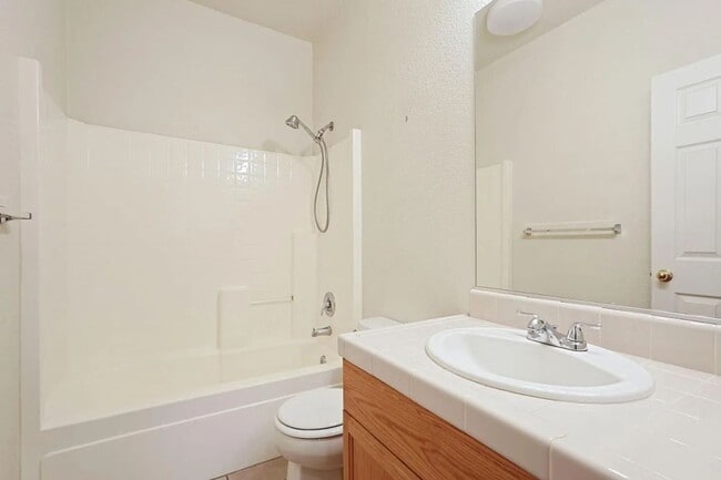 Photo - 1911 Lexington Dr