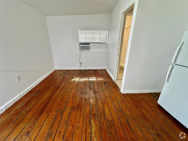 Building Photo - 1767 NW 5th St Unit 4 Rental