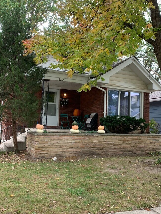 Photo - Royal Oak Triplex - Hawthorn Unidad lower