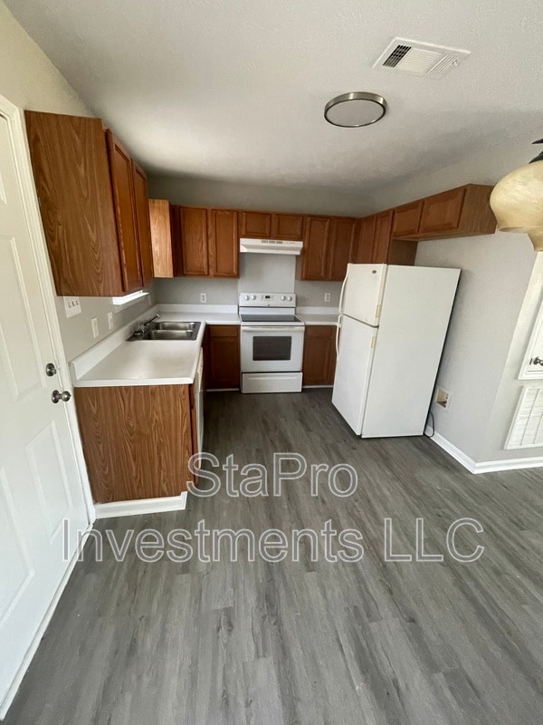 Photo - 120 Village Pl