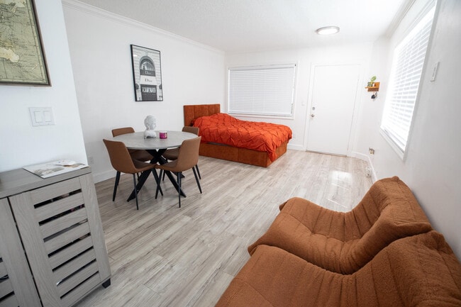 Building Photo - 740 11th St Unit 3a Rental
