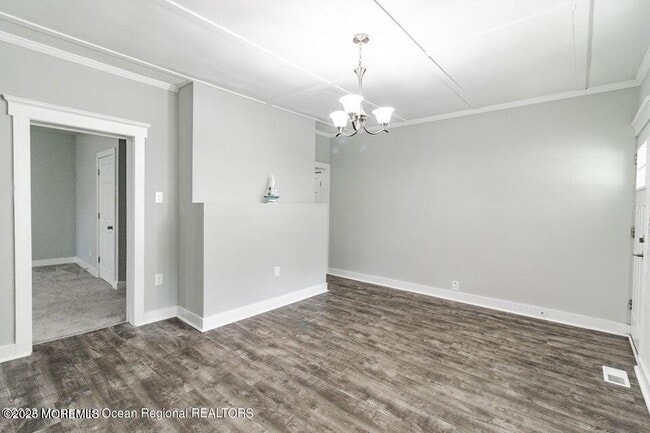 Photo - 306 Henley Ave