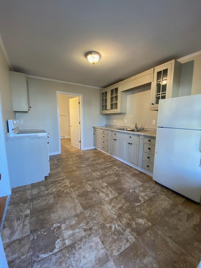 Photo - 73 Maple St