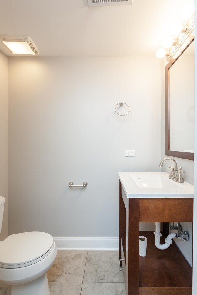 Photo - 3 bedroom in Chicago IL 60642