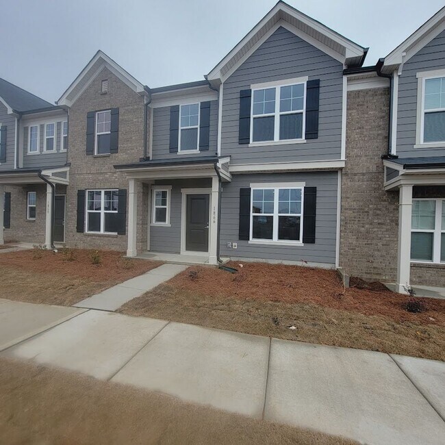 3BR/2BA Townhouse located in Odell Corners... - 3BR/2BA Townhouse located in Odell Corners...