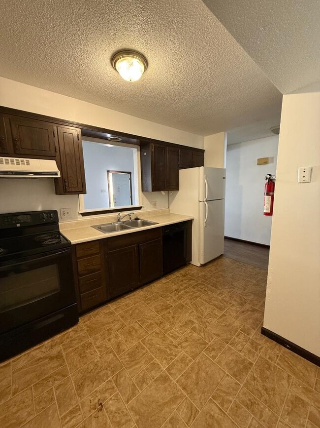 Photo - 2305 Southridge Dr