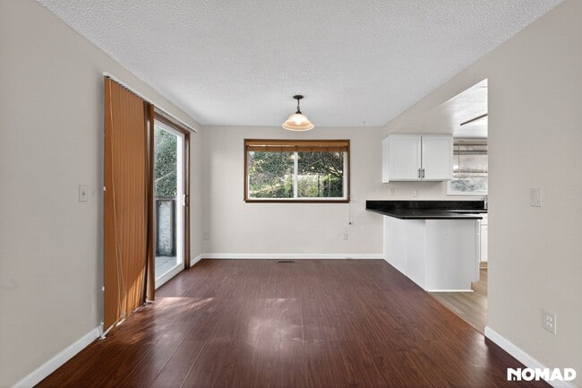 Photo - 5615 S 141st St