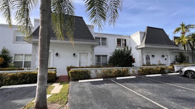 Photo - 807 NE 27th Ave