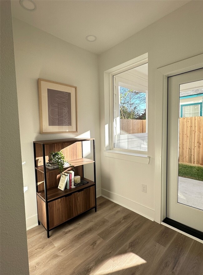 Photo - 810 Elkhart St