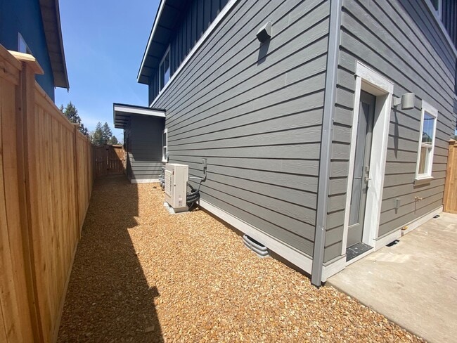 Photo - 61532 SE Jennifer Ln