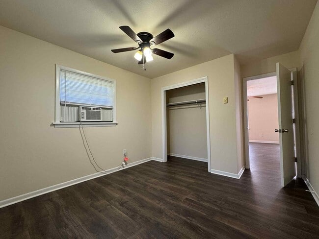 Photo - 2107 Southland St