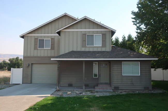 Building Photo - 135 S Cove Ave