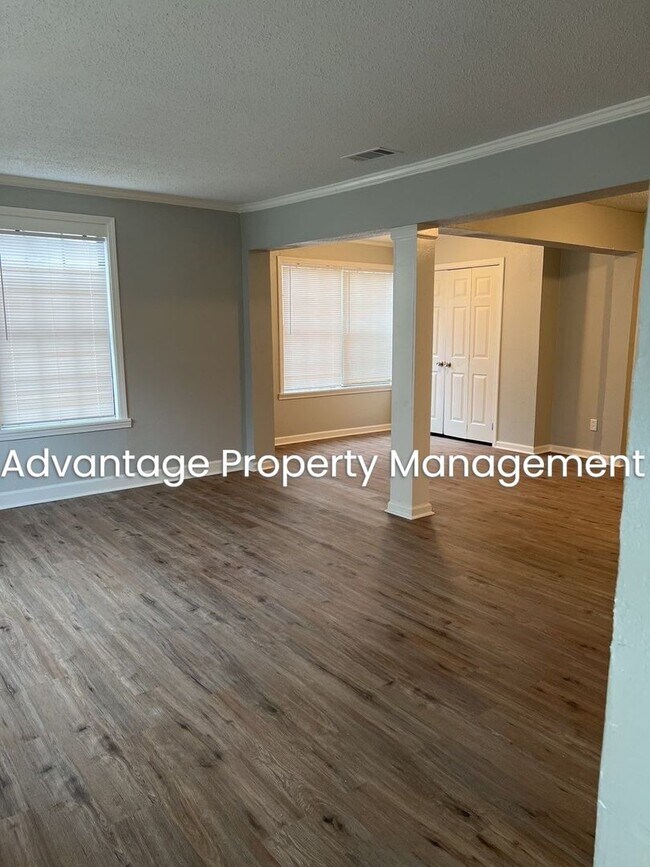 Photo - Charming 4 Bedroom, 3 Bath Home in East Me...