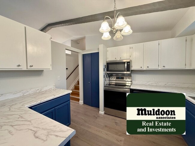 Photo - 3 Bedroom Tri Level with Spacious Yard 80918