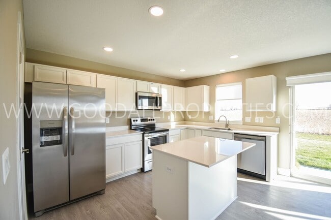 Photo - 4 Bedroom 2.5 Bathroom 2 story home in DeSoto!!!