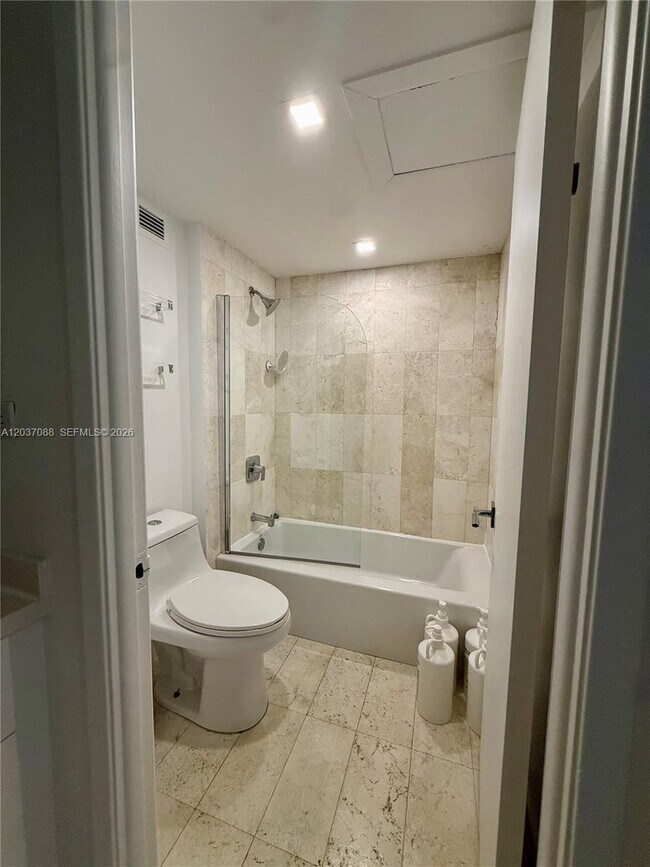Photo - 2301 Collins Ave Unit 614