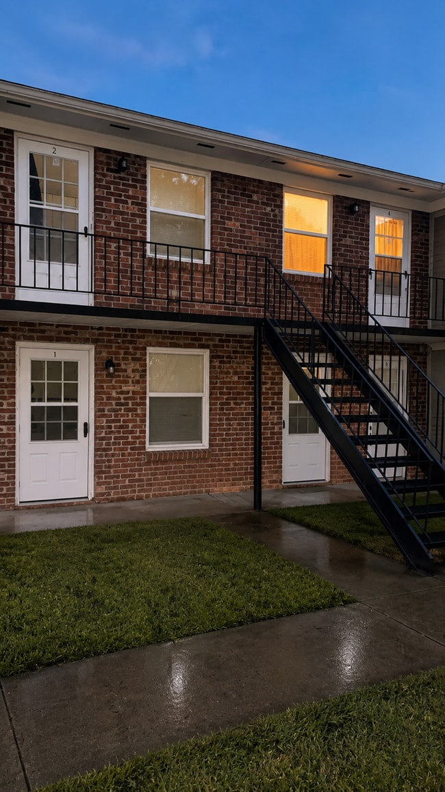 Building Photo - West Parkway Unit 4