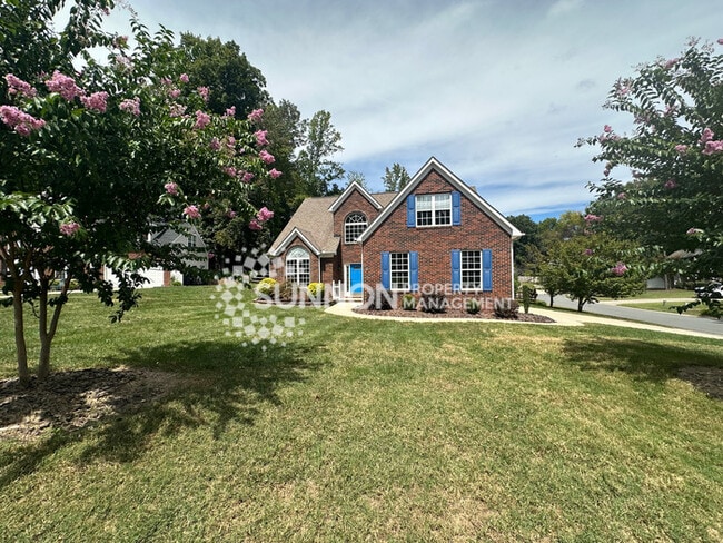 4 Bedroom Home Near Birkdale Village