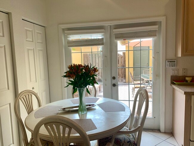 Photo - 188 W Thatch Palm Cir