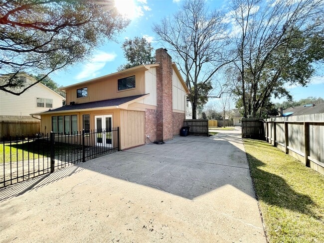 Photo - 15006 Elmont Dr
