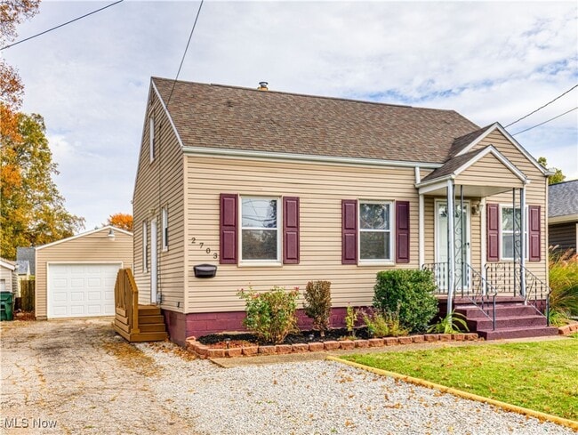 Photo - 2703 Oakwood Dr