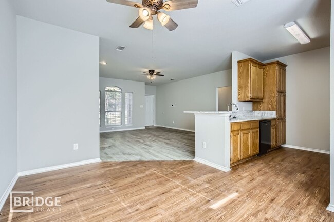 Photo - 7632 Craig St