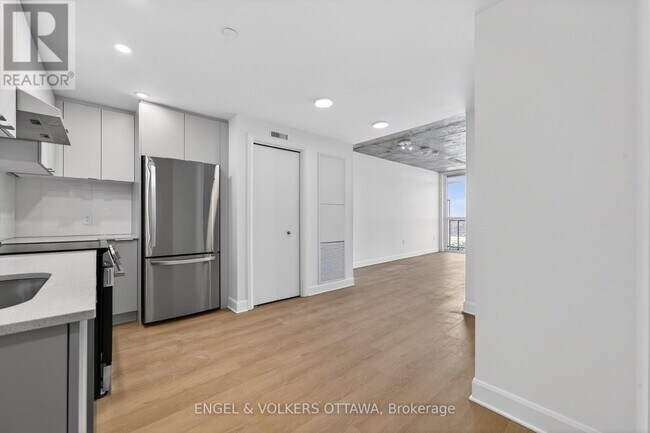 Photo - 1360 Carling Ave Unité 1203