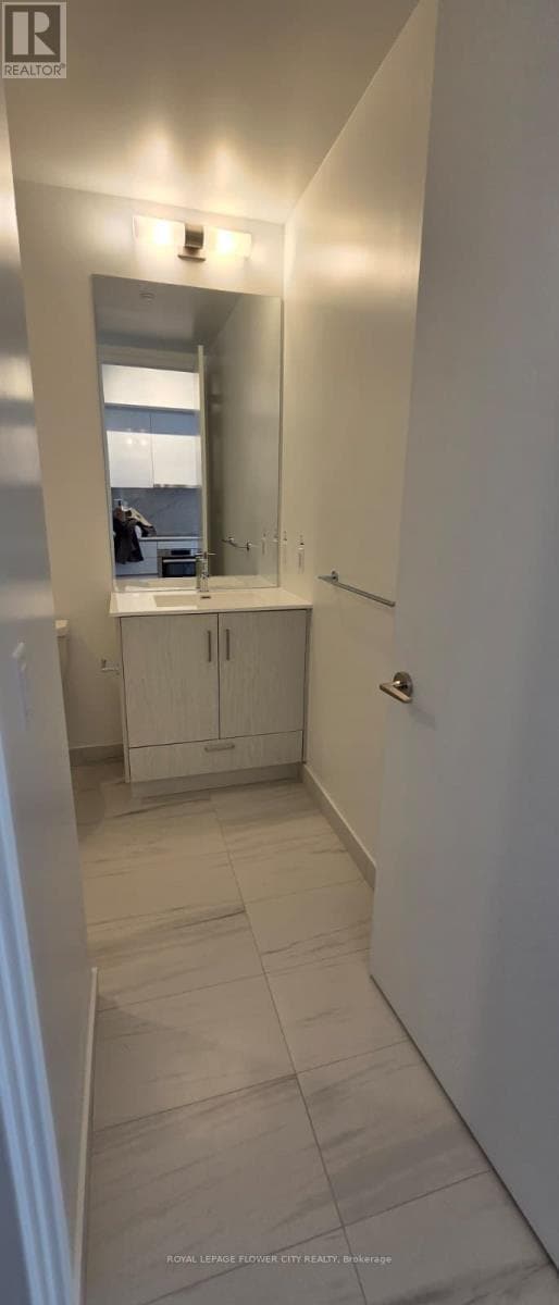 Photo - 180 Front St E Unité 2301