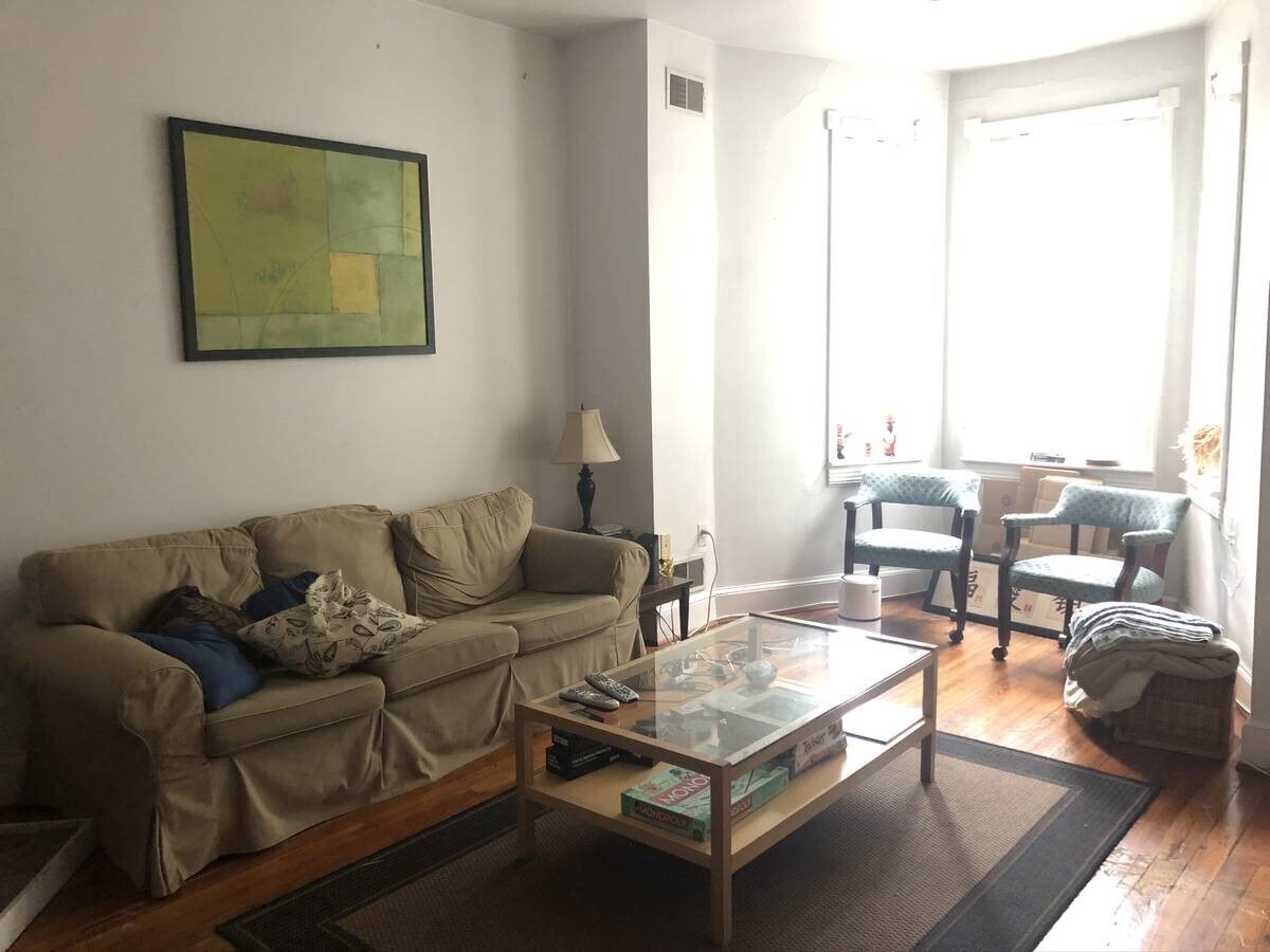 Photo - 710 7th St NE