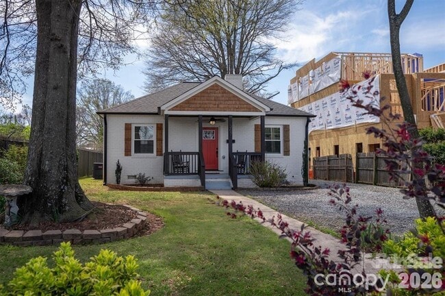 Building Photo - 307 E Peterson Dr
