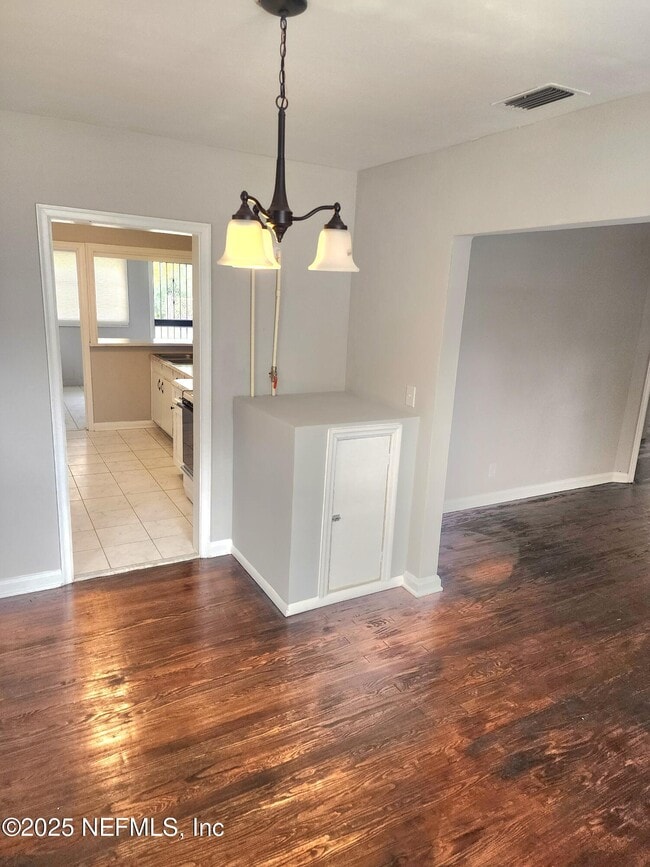 Photo - 1403 W 9th St