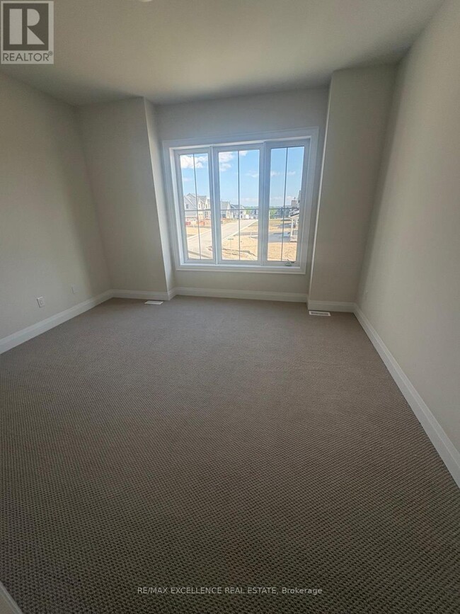 Photo - 62 Pearsall Pl