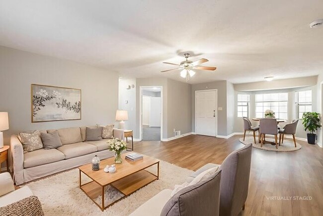 Photo - 445 Meadowbrook Dr