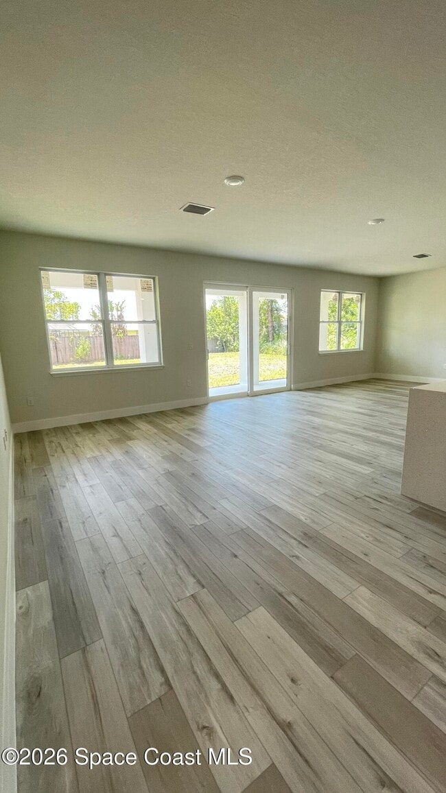 Photo - 349 Galena St SW