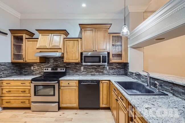 Photo - 1668 Woodland Dr