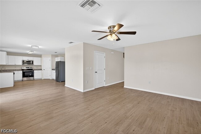 Photo - 921 Jacaranda Pkwy E