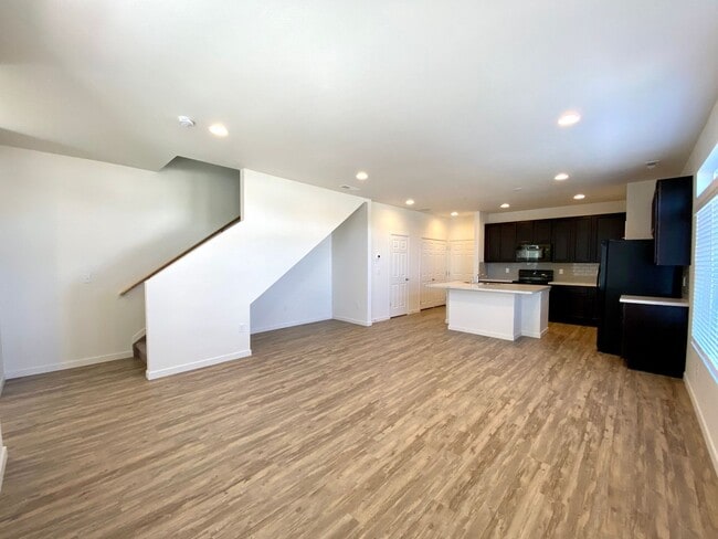 Photo - Beautifully built townhome in Banning Lewi...