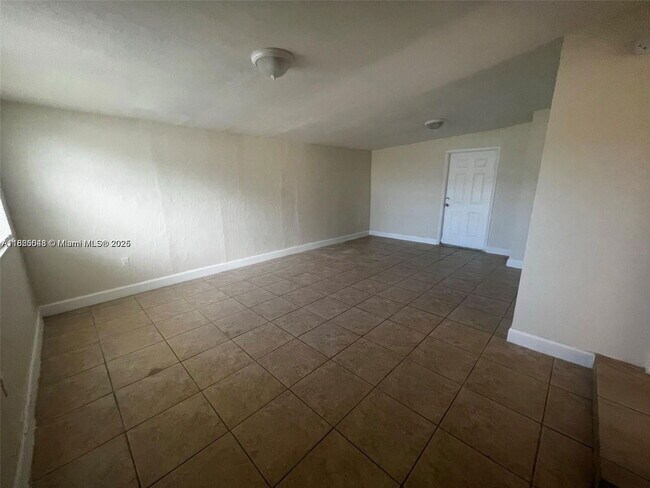 Photo - 3350 SW 37th St