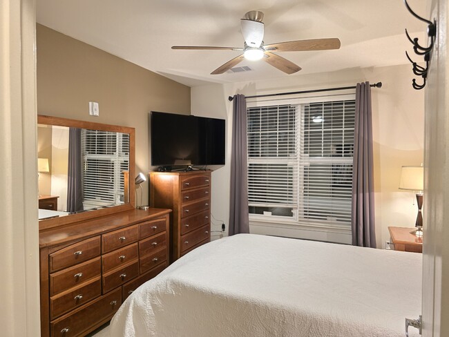 Photo - 350 W Elm St Unit 3101