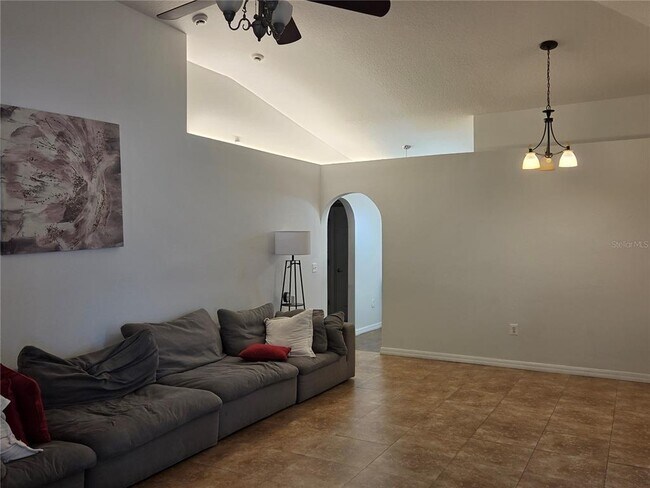 Photo - 2215 Kingscrest Cir