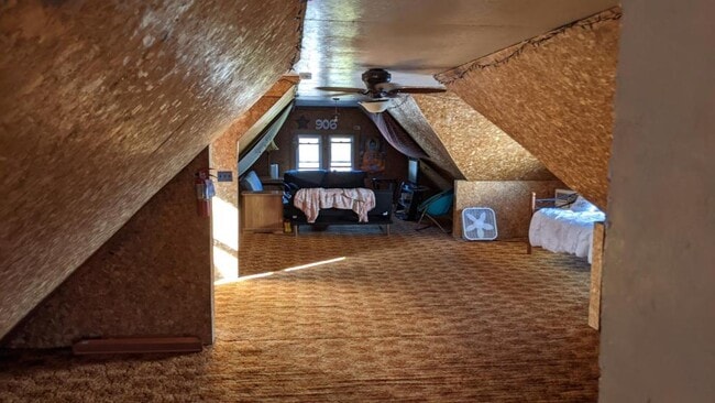 Building Photo - 906 Vine St