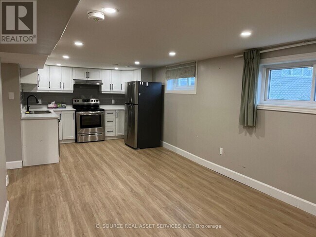 Photo - 169 Fergus Ave