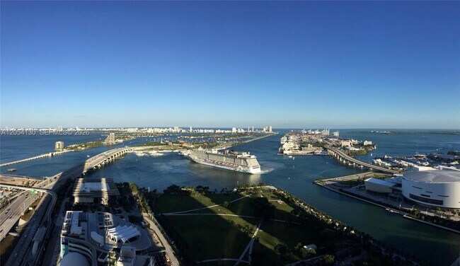 Photo - 1040 Biscayne Blvd Unidad 3802