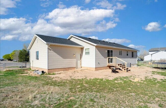 Photo - 810 E Homestead Dr