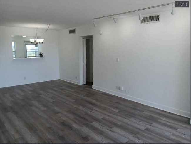 main living space - 3050 N Palm Aire Dr Unit 702