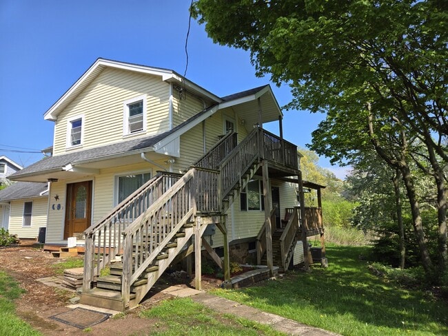 Photo - 190 Short Beach Rd