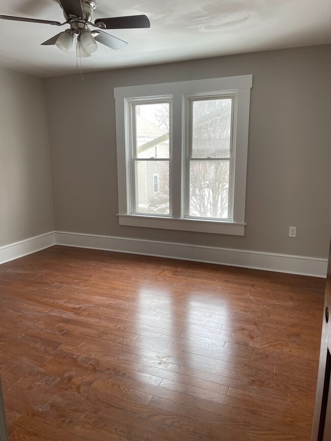 Photo - 31-33 E. Blake Ave. Unidad 33