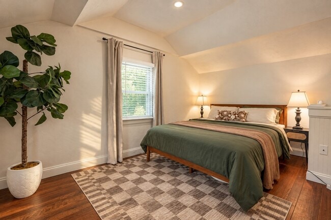 36 Brackett Rd