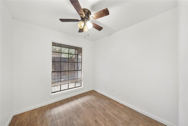Photo - 10912 Gulf Fwy Condo Unit 15