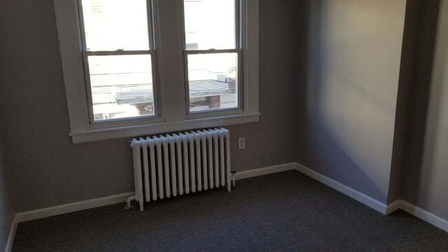 Photo - Immaculate Unit - Oak Lane